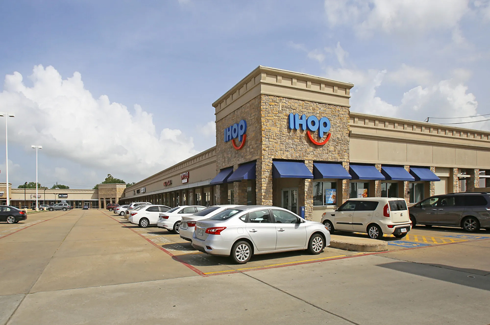 IHOP Retail Center
